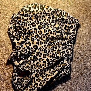 Cheetah shorts faded glory 7/8 polyester 100%